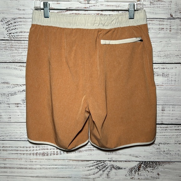 Vuori Banks Shorts Small - Picture 9 of 16